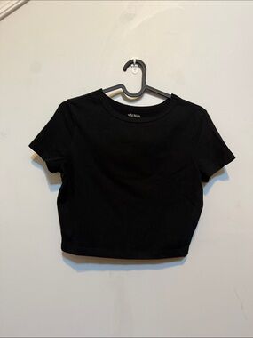 wild fable black Cropped Tshirt SMALL